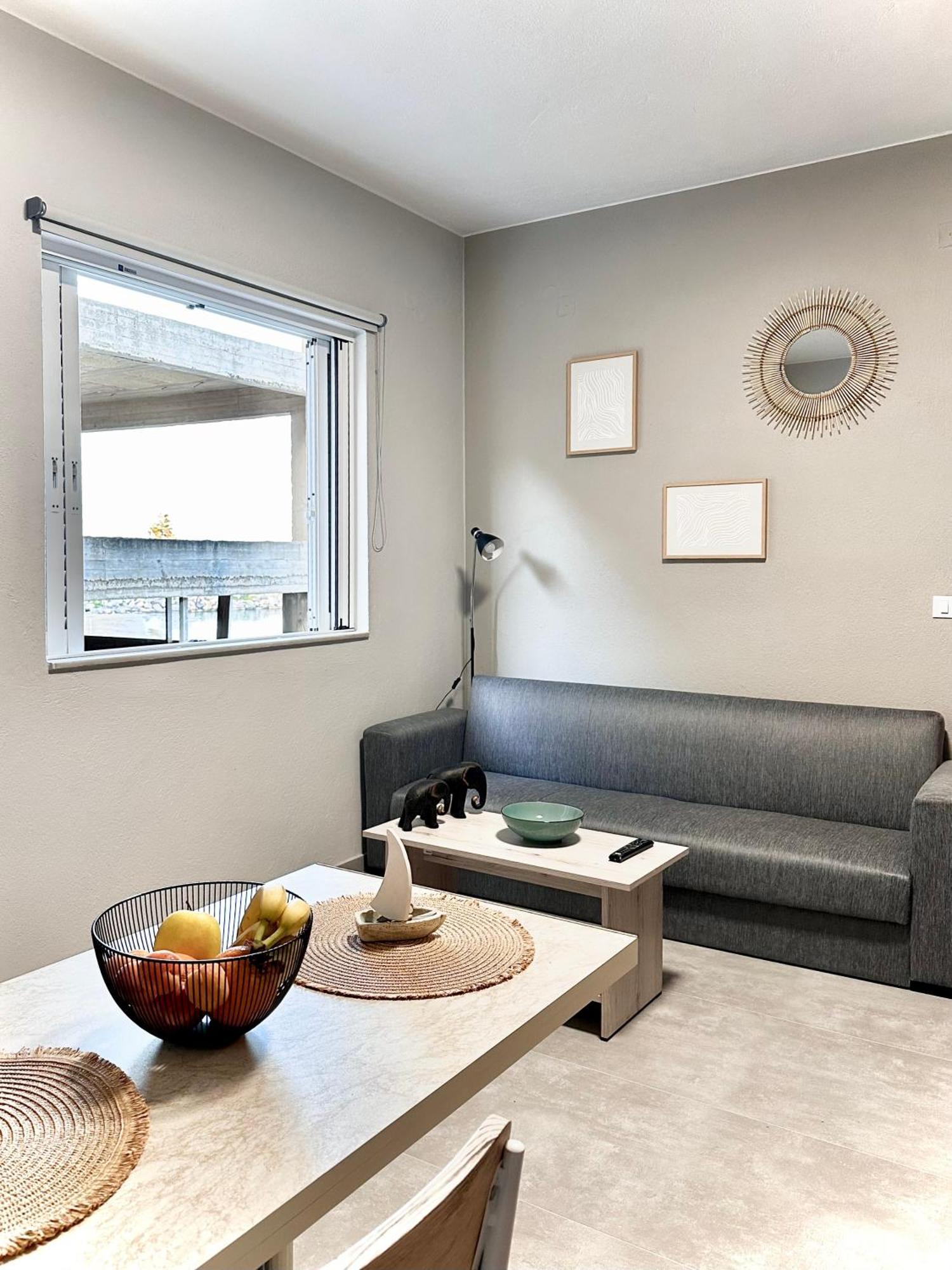 Filoxenia By The Sea Apartment *